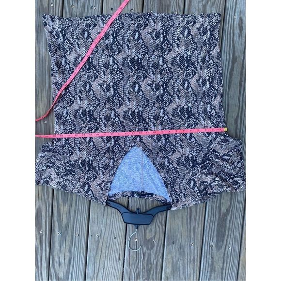 Veronica Beard Jeans Casey Snake-Print V-Neck Tee Shirt, Size 3XL, MSRP $118 - Picture 2 of 9